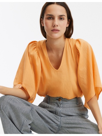 μπλούζα με v και μανίκια πεταλούδα σε προσφορά