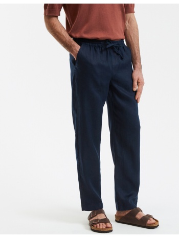 λινό παντελόνι σε ίσια γραμμή
