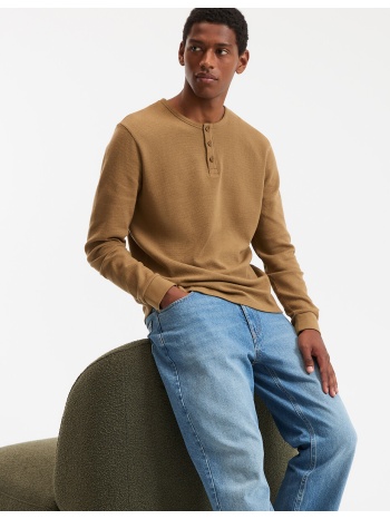 μακρυμάνικη μπλούζα με κουμπιά στη λαιμόκοψη