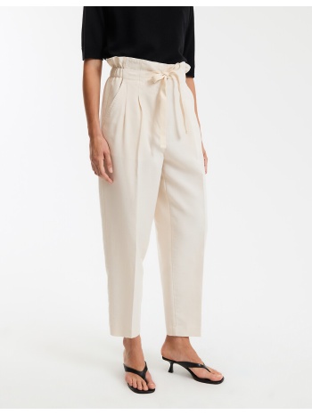 ψηλόμεσο παντελόνι με μπατζάκια που στενεύουν στη βάση