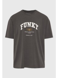 t-shirt με branded τύπωμα στο στήθος