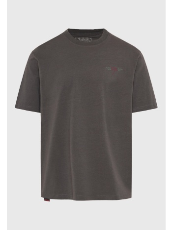 t-shirt με text τύπωμα στην πλάτη