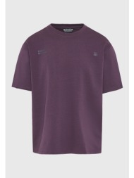 t-shirt με text τύπωμα στην πλάτη