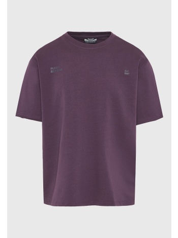 t-shirt με text τύπωμα στην πλάτη