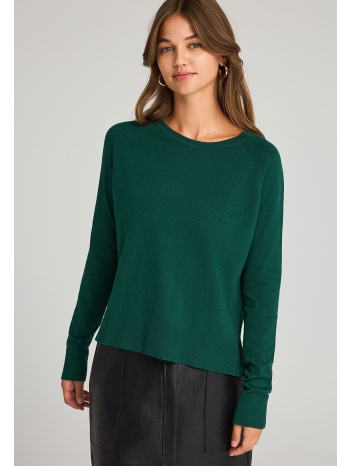 γυναικείο πλεκτό με λαιμόκοψη