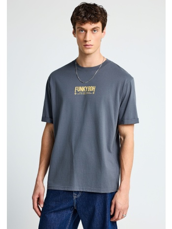 t-shirt με τύπωμα στην πλάτη