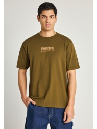 t-shirt με τύπωμα στην ...