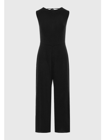 γυναικεία ολόσωμη φόρμα με ανοιχτή πλάτη