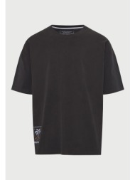 ανδρικό t-shirt με τύπωμα στην πλάτη