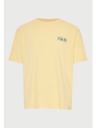 ανδρικό t-shirt με τύπωμα στην πλάτη
