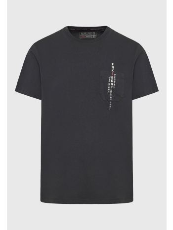 t-shirt με τύπωμα και τσέπη στο στήθος