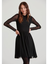 μίνι φόρεμα με εωτερική φόδρα και τούλι