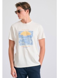 t-shirt με graphic τύπωμα στο στήθος