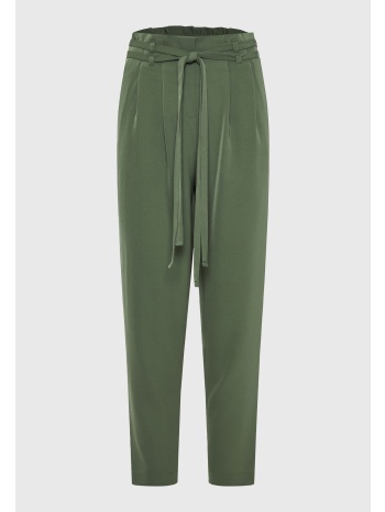 casual παντελόνι με πιέτες και ζώνη στη μέση