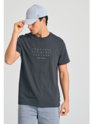 t-shirt με text artwork τύπωμα