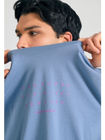 t-shirt με text artwork τύπωμα