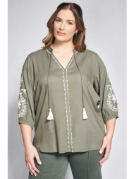 μπλούζα boho με κέντημα και κορδόνια με φουντίτσες