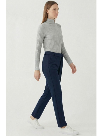 μπλε ελαστικο παντελονοκολαν με τσεπες και ζωνη σε προσφορά