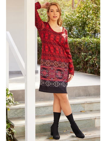 εμπριμε πλεκτο φορεμα σε ισια γραμμη σε προσφορά