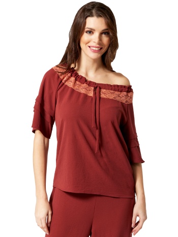 σοκολα μπλουζα με δαντελα και σουρα σε προσφορά