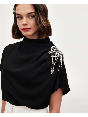 mayra γυναικεία μπλούζα με λεπτομέρεια στον ώμο μαύρο 100% σε προσφορά