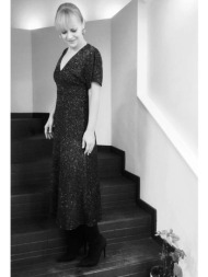 γυαλιστερό μιντι γυναικείο φόρεμα 57% ασετατ