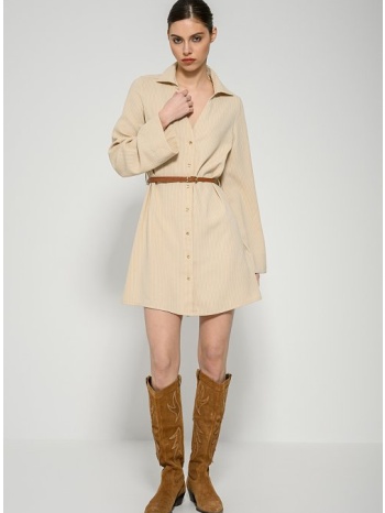 μίνι σεμιζιέ φόρεμα με ρίγες και ζώνη (sand/fwht)