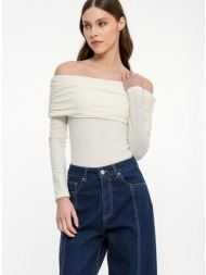 off shoulder τοπ με ...