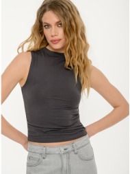 αμάνικο τοπ με σούρες ...