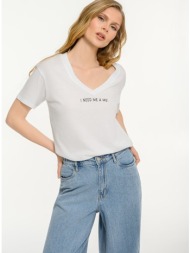 t-shirt με τύπωμα και v λαιμόκοψη (white)
