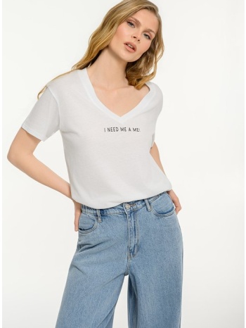 t-shirt με τύπωμα και v λαιμόκοψη (white)