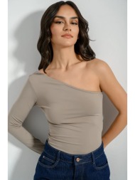 λύκρα κροπ τοπ με έναν ...