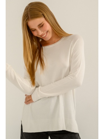 basic πλεκτό με στρογγυλή λαιμόκοψη (off white) σε προσφορά