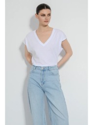 t-shirt με v ντεκολτέ ...