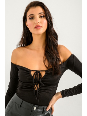 τοπ με έξω τους ώμους και λεπτομέρεια στο ντεκολτέ (black) σε προσφορά