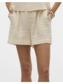 aware by vero moda vmrosalia hw shorts vma 10328625-birchgoldpinstripes ecru