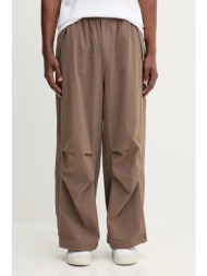 παντελόνι adidas originals ess parachute χρώμα: καφέ, jw1087 90% πολυαμίδιο, 10% σπάντεξ