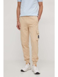 βαμβακερό παντελόνι calvin klein jeans χρώμα: μπεζ κύριο υλικό: 100% βαμβάκι
πλέξη λαστιχο: 95% βαμβ