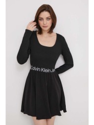 φόρεμα calvin klein jeans χρώμα: μαύρο υλικό 1: 100% πολυεστέρας
υλικό 2: 97% πολυεστέρας, 3% σπαντέ