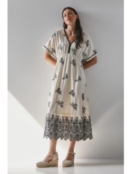 φόρεμα medicine χρώμα: μπεζ κύριο υλικό: 80% βισκόζη, 20% λινό
φόδρα: 100% βισκόζη

 πλύση σε μέγιστ