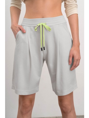 vamp μονόχρωμο κοντό παντελόνι σε προσφορά