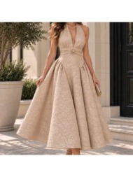 φόρεμα με halter λαιμόκοψη, ανάγλυφο floral σχέδιο – μπεζ | dress up μπεζ
