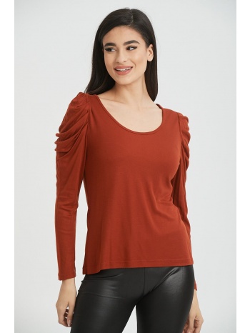 μπλουζα με σουρα στο μανικι κανελί σε προσφορά