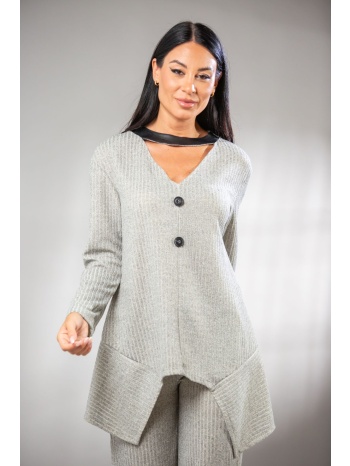 μπλουζα ριπ με λεπτομερειες δερματινης και διακοσμητικα σε προσφορά