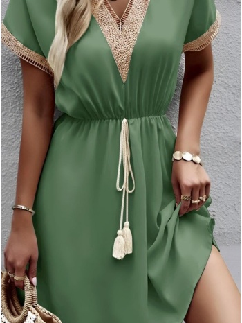 φόρεμα mini κοντομάνικο με λεπτομέρειες από κέντημα - olive σε προσφορά