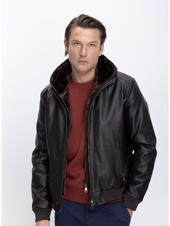 ανδρικό μπουφάν με όρθιο γιακά και εσωτερική επένδυση σε προσφορά