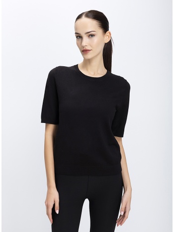 γυναικεία πλεκτή μπλούζα με κοντό μανίκι και στρογγυλή