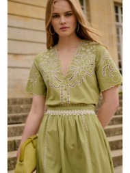 petite mendigote γυναικεία μπλούζα βαμβακερή με κέντημα και v λαιμόκοψη