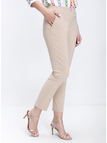 γυναικείο παντελόνι slim με ίσια γραμμή και κομψή εφαρμογή