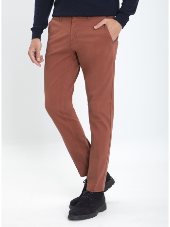markup παντελόνι chinos modern fit σε προσφορά